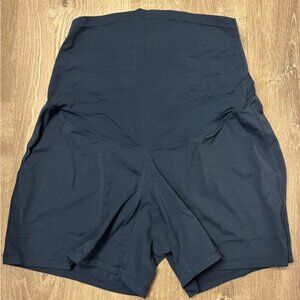 Women's POSHDIVAH Creamluxe Maternity Shorts- Size Medium- Pre-owned